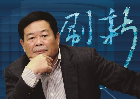 穿着西装笔挺的男子描述已自动生成