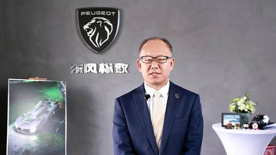 说明: 穿着西装笔挺的男子与配字描述已自动生成