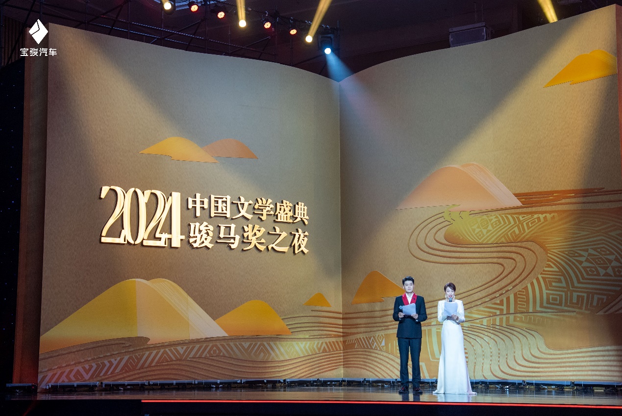 图片包含 桌子, 游戏机, 柜台描述已自动生成