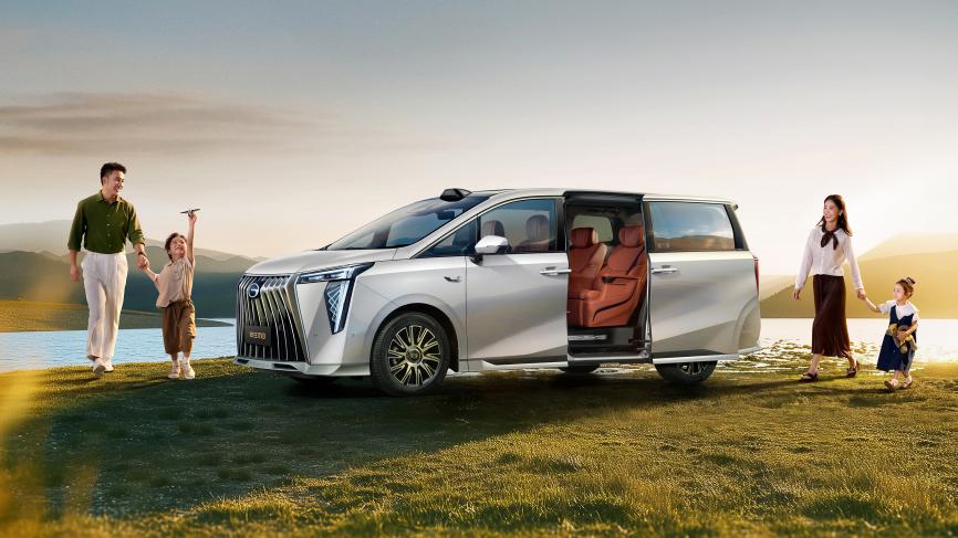 9广汽传祺向往M8乾崑