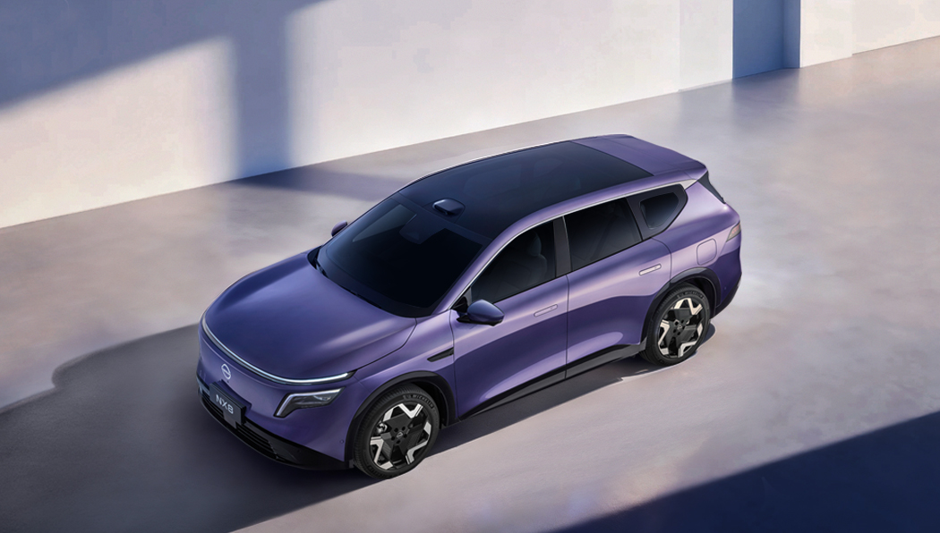 蓝色的汽车AI 生成的内容可能不正确。